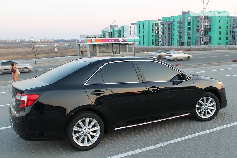 Седан Toyota Camry 2014 в Киеве