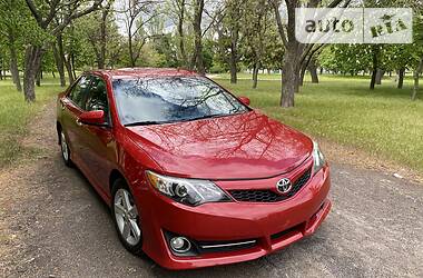 Седан Toyota Camry 2012 в 