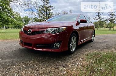 Седан Toyota Camry 2012 в 