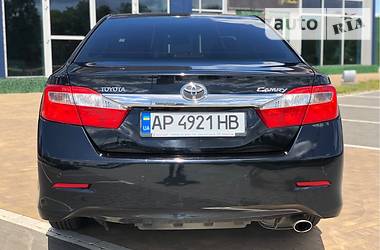 Седан Toyota Camry 2013 в Киеве