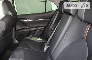 Седан Toyota Camry 2017 в 