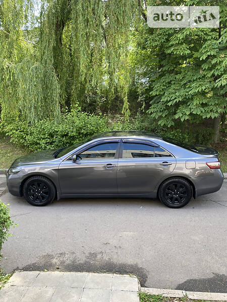 Седан Toyota Camry 2006 в Кривому Розі