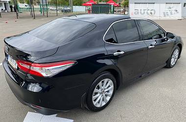Седан Toyota Camry 2017 в 