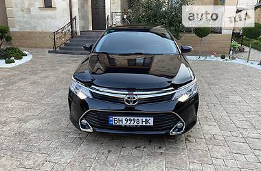 Седан Toyota Camry 2017 в 