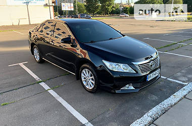 Седан Toyota Camry 2012 в Киеве