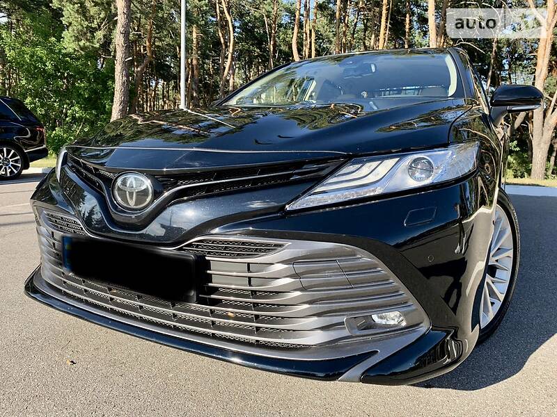 Седан Toyota Camry 2018 в Києві