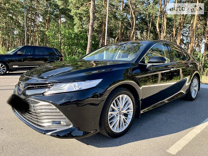 Седан Toyota Camry 2018 в Києві