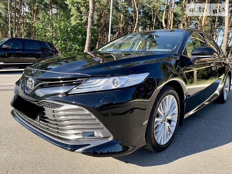 Седан Toyota Camry 2018 в Києві