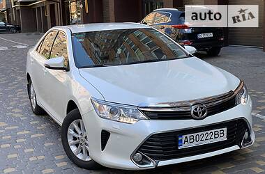 Седан Toyota Camry 2017 в Виннице