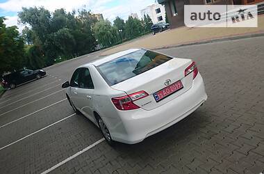 Седан Toyota Camry 2012 в Луцке