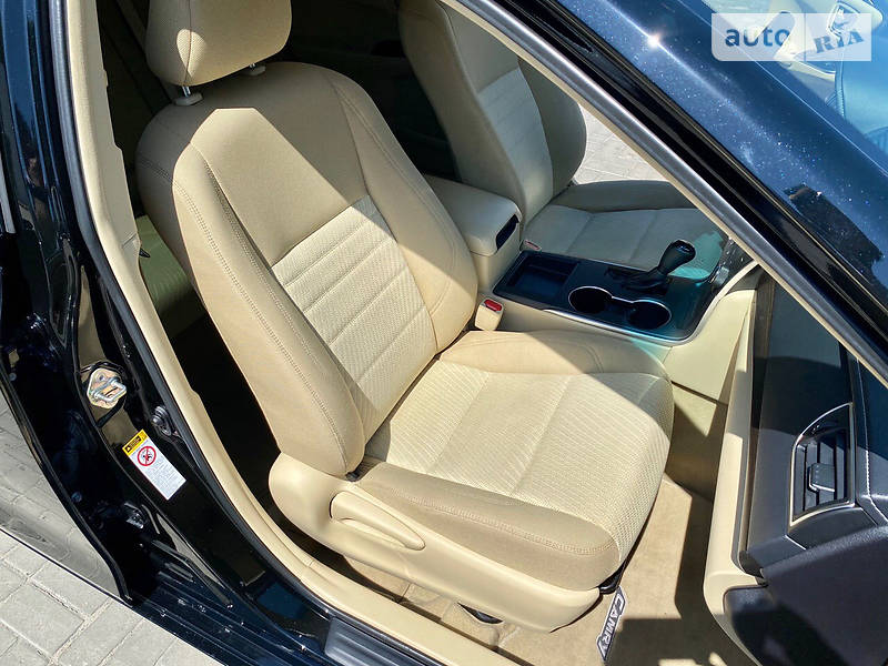 Седан Toyota Camry 2015 в Дніпрі