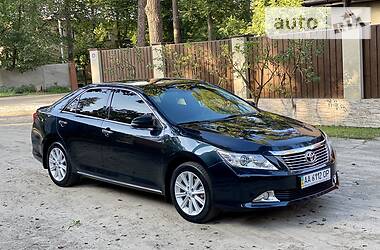 Седан Toyota Camry 2013 в 
