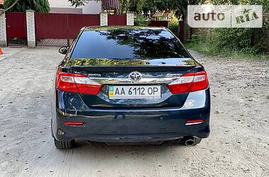Седан Toyota Camry 2013 в 