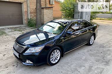 Седан Toyota Camry 2013 в 