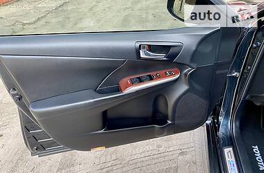 Седан Toyota Camry 2013 в 
