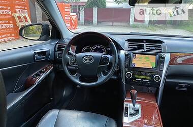 Седан Toyota Camry 2013 в 