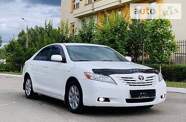 Седан Toyota Camry 2009 в Києві