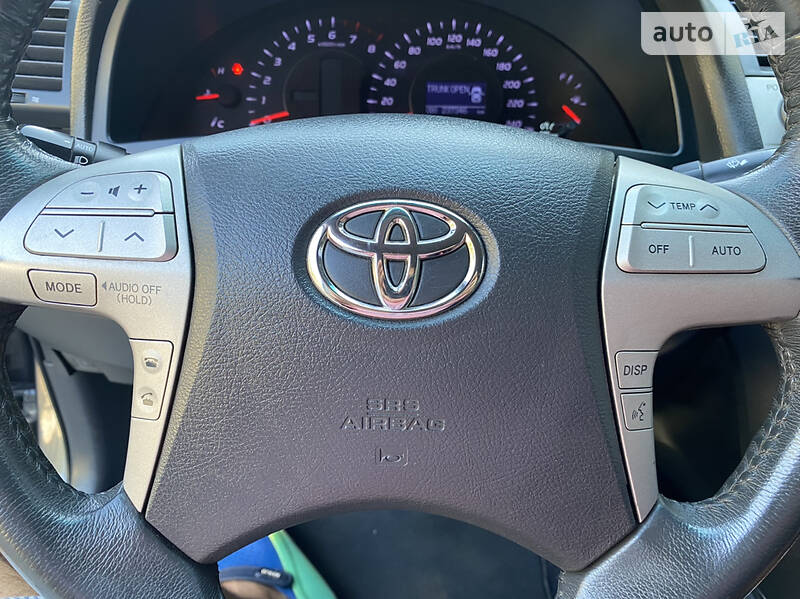 Седан Toyota Camry 2010 в Конотопі
