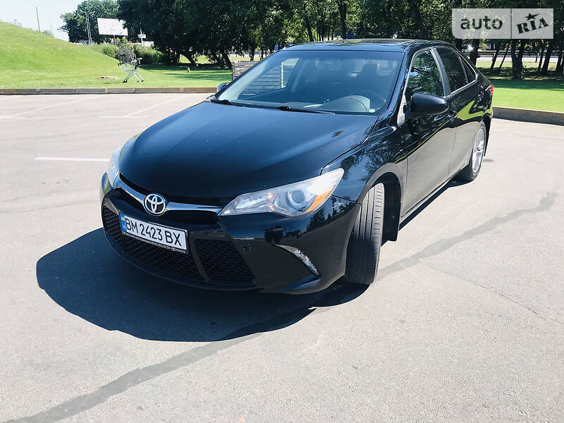 Седан Toyota Camry 2015 в Киеве