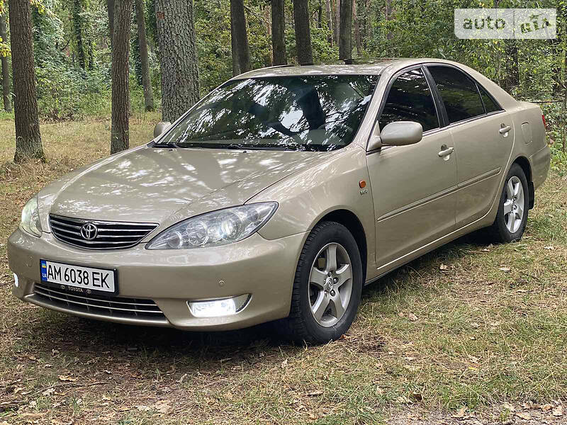 Седан Toyota Camry 2005 в Житомире