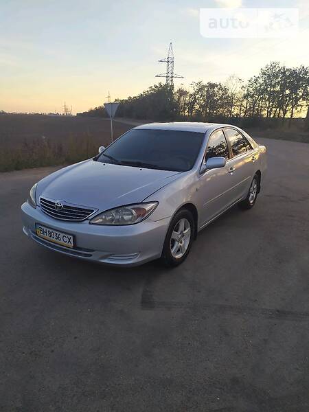 Седан Toyota Camry 2004 в Овидиополе