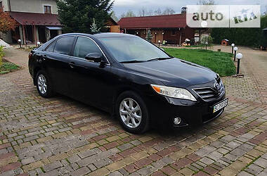 Седан Toyota Camry 2010 в Ивано-Франковске