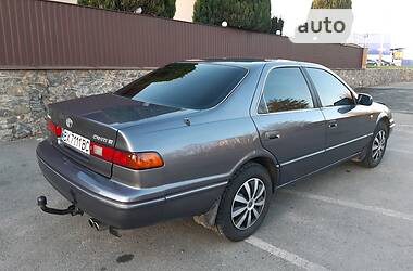 Седан Toyota Camry 1998 в Шепетівці