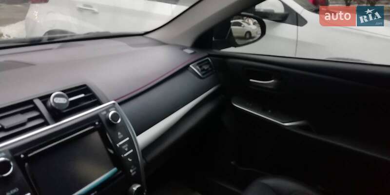 Седан Toyota Camry 2017 в Києві