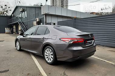 Седан Toyota Camry 2017 в Киеве