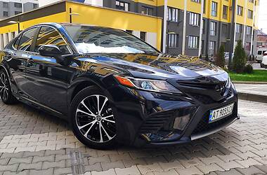 Седан Toyota Camry 2019 в Ивано-Франковске