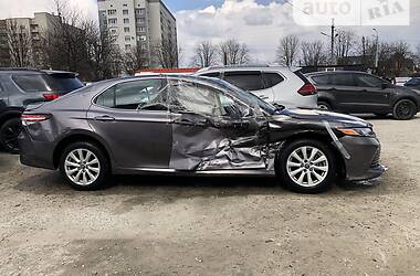 Седан Toyota Camry 2018 в Луцьку