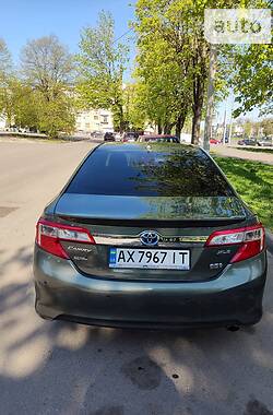 Седан Toyota Camry 2013 в Харькове