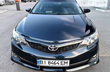 Седан Toyota Camry 2013 в Полтаве