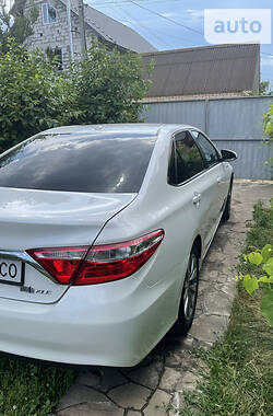 Седан Toyota Camry 2015 в Киеве