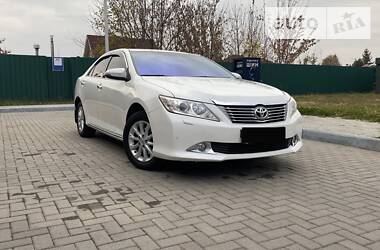 Седан Toyota Camry 2012 в Днепре