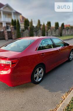 Седан Toyota Camry 2014 в Ровно