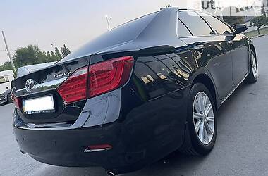 Седан Toyota Camry 2012 в Днепре