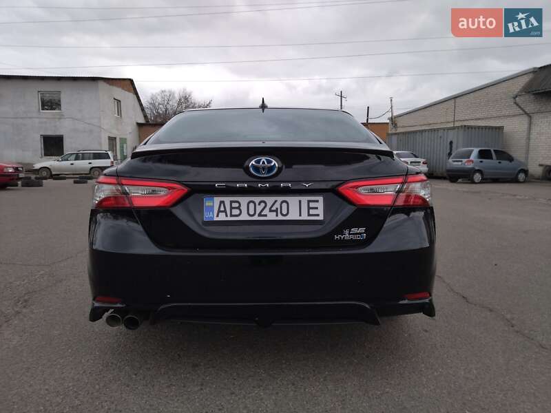 Седан Toyota Camry 2018 в Виннице