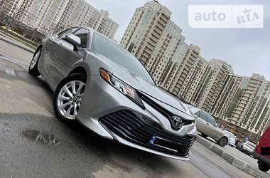 Седан Toyota Camry 2018 в 