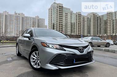 Седан Toyota Camry 2018 в 