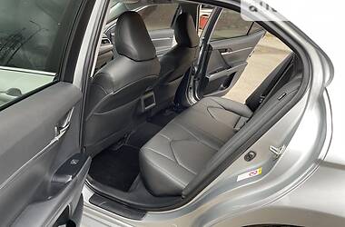 Седан Toyota Camry 2018 в 