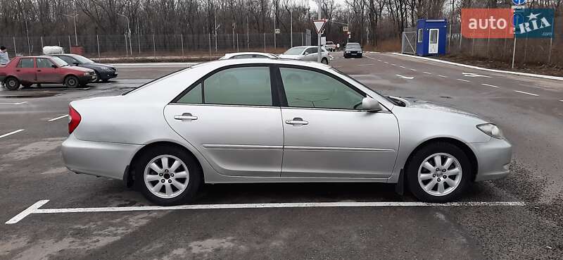Седан Toyota Camry 2004 в Запорожье