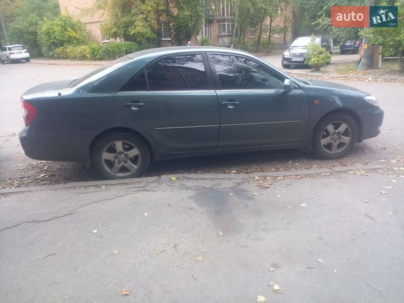 Седан Toyota Camry 2002 в Ужгороді