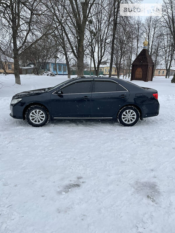 Седан Toyota Camry 2011 в Сумах