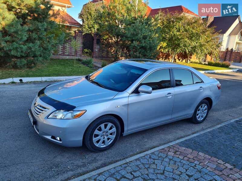 Седан Toyota Camry 2008 в Рівному