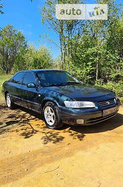 Седан Toyota Camry 1996 в Одессе