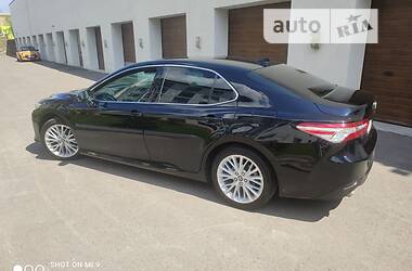 Седан Toyota Camry 2018 в Рівному