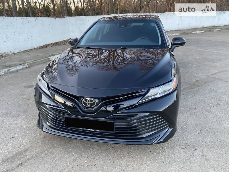 Седан Toyota Camry 2019 в Дніпрі