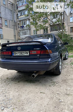 Седан Toyota Camry 1996 в Одессе