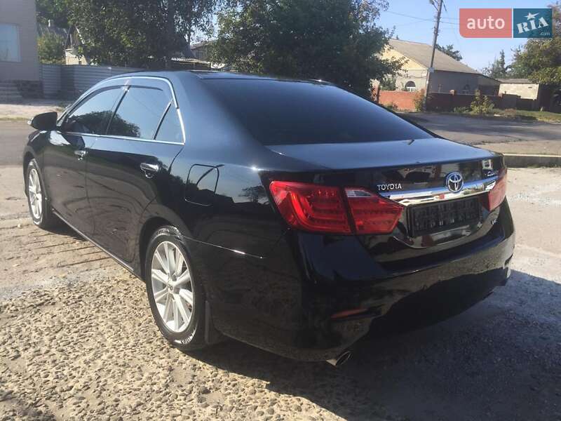 Седан Toyota Camry 2011 в Днепре